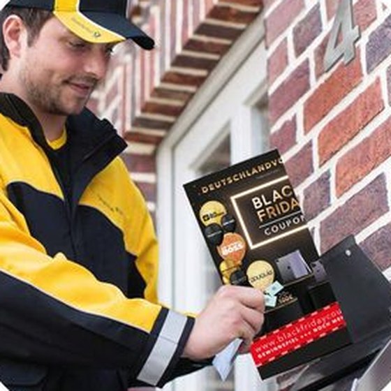 Briefkasten mit Zustellung der Deutschen Post